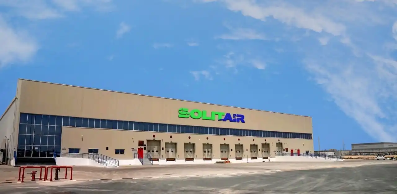 SolitAir 货运航空位于阿联酋的航空货运服务总部外景。